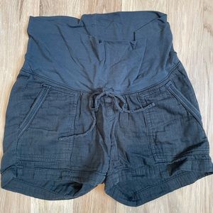 Old navy maternity shorts